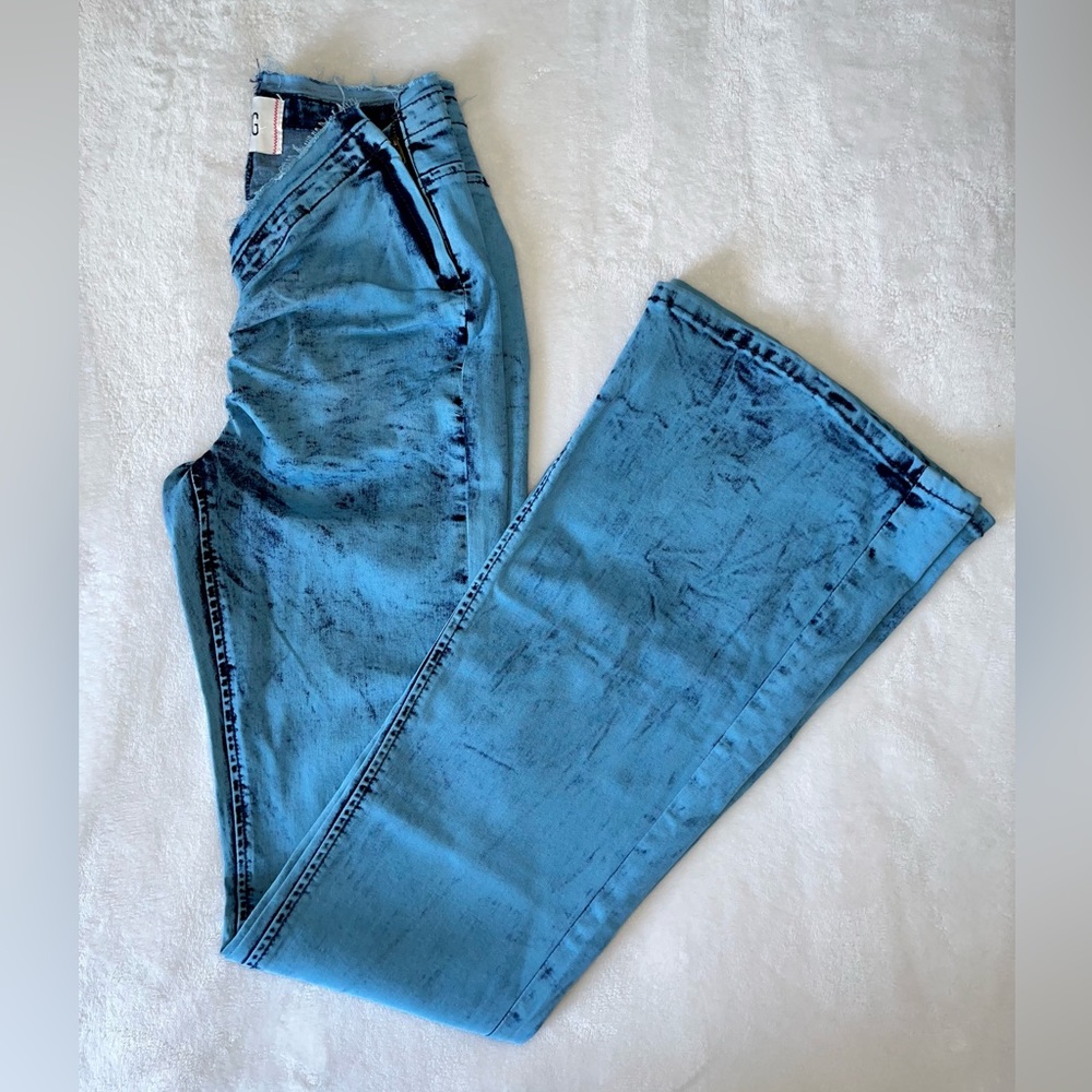 BDG Ruched V-Front Flare Jeans